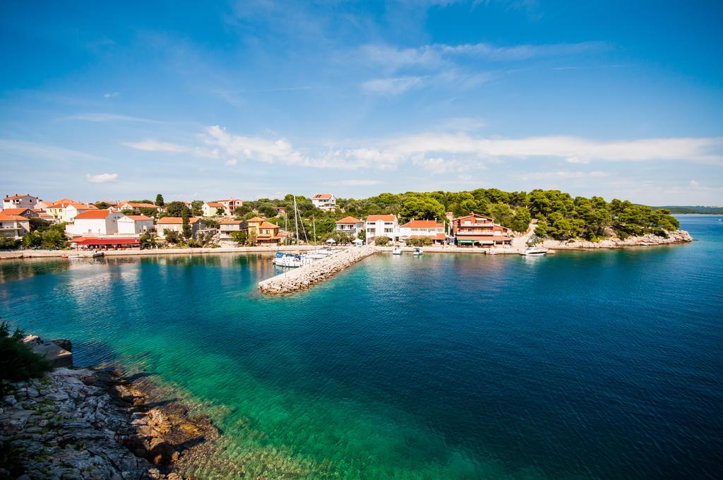 Hotel Maxim Božava エクステリア 写真