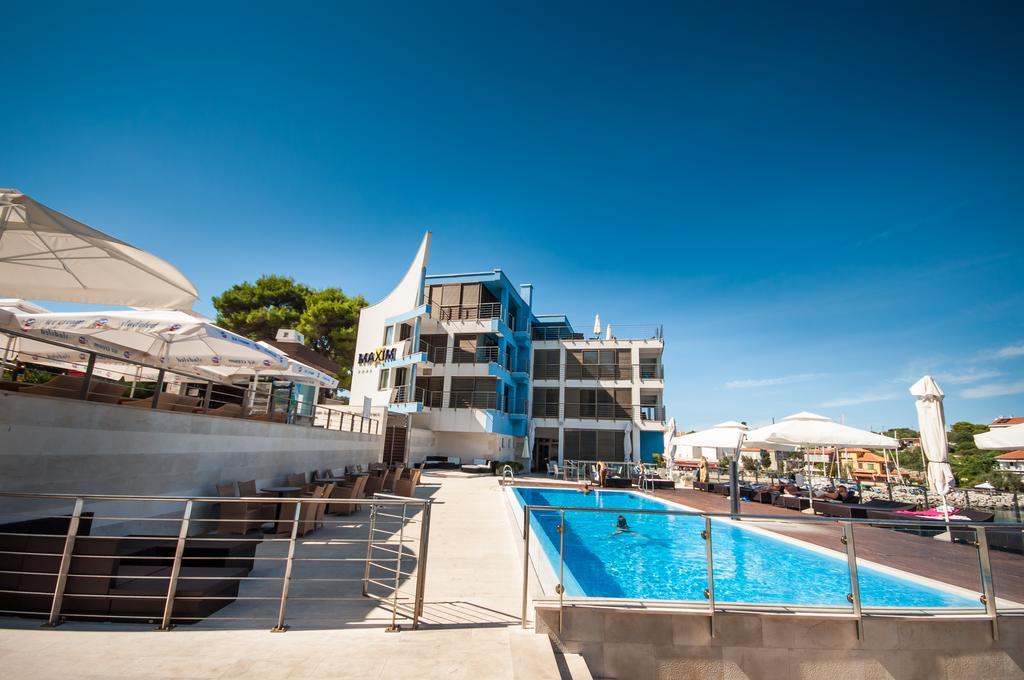 Hotel Maxim Božava エクステリア 写真