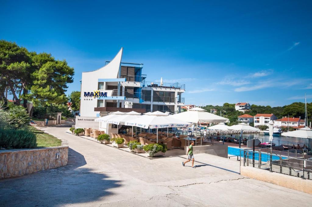 Hotel Maxim Božava エクステリア 写真