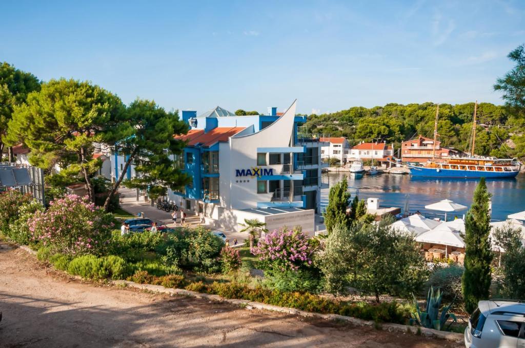 Hotel Maxim Božava エクステリア 写真