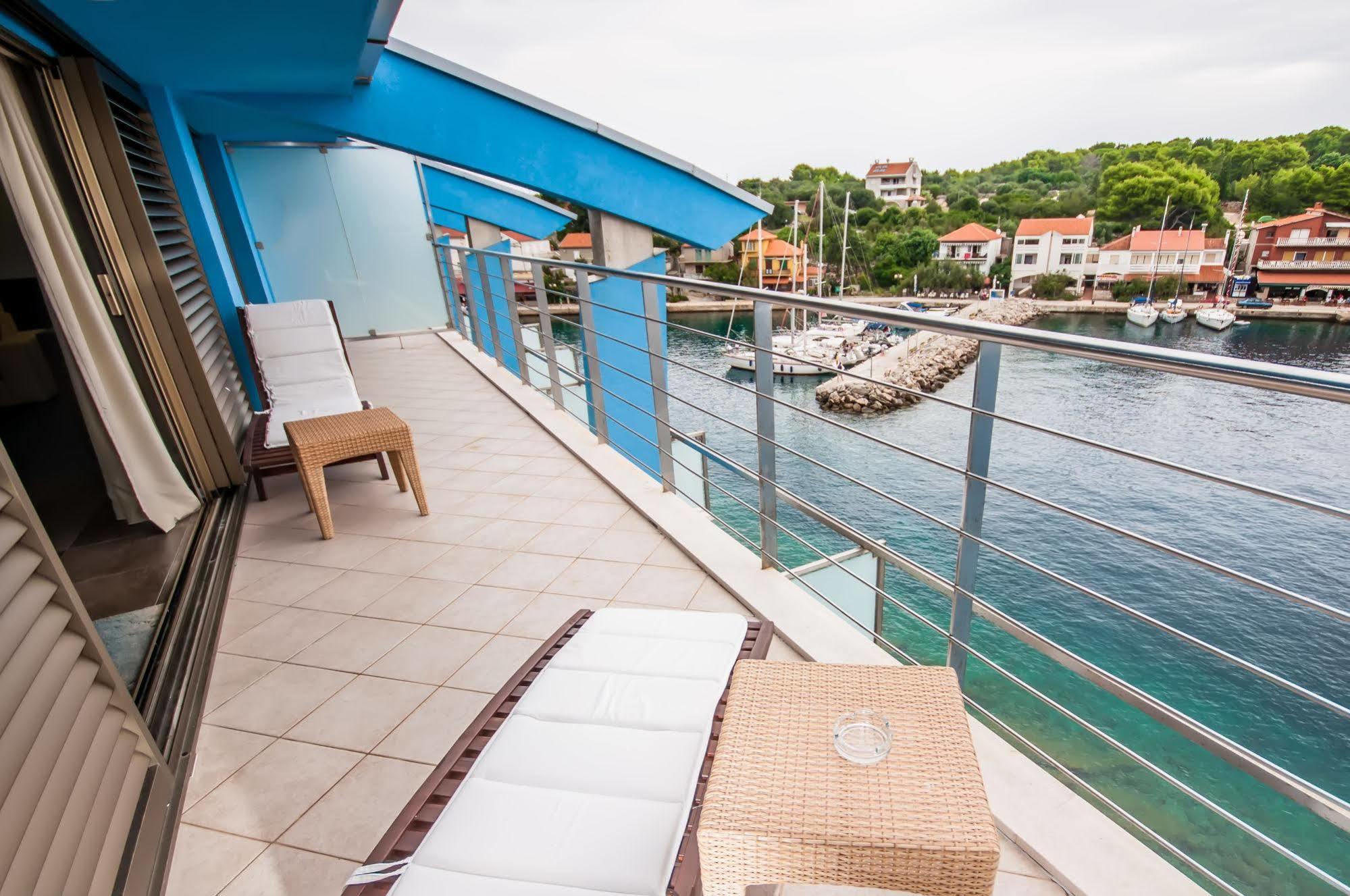 Hotel Maxim Božava エクステリア 写真